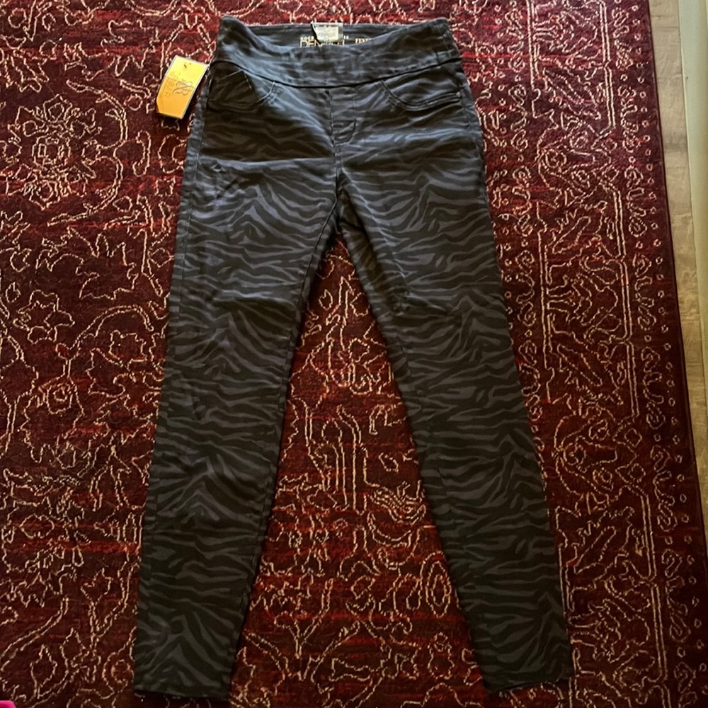 Rock and republic pull on legging